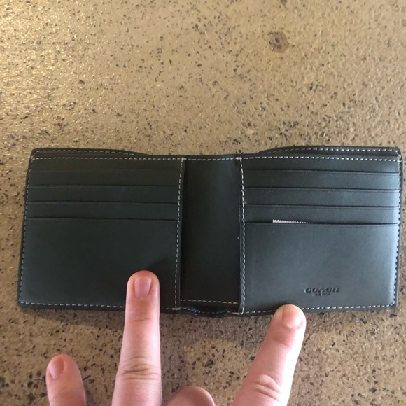 Coach wallet - Picture 2 of 3